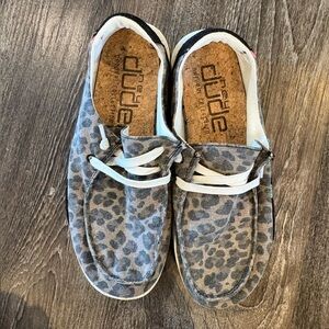 Hey Dude Women's Gray Leopard Print Wally Slip-On Flats
